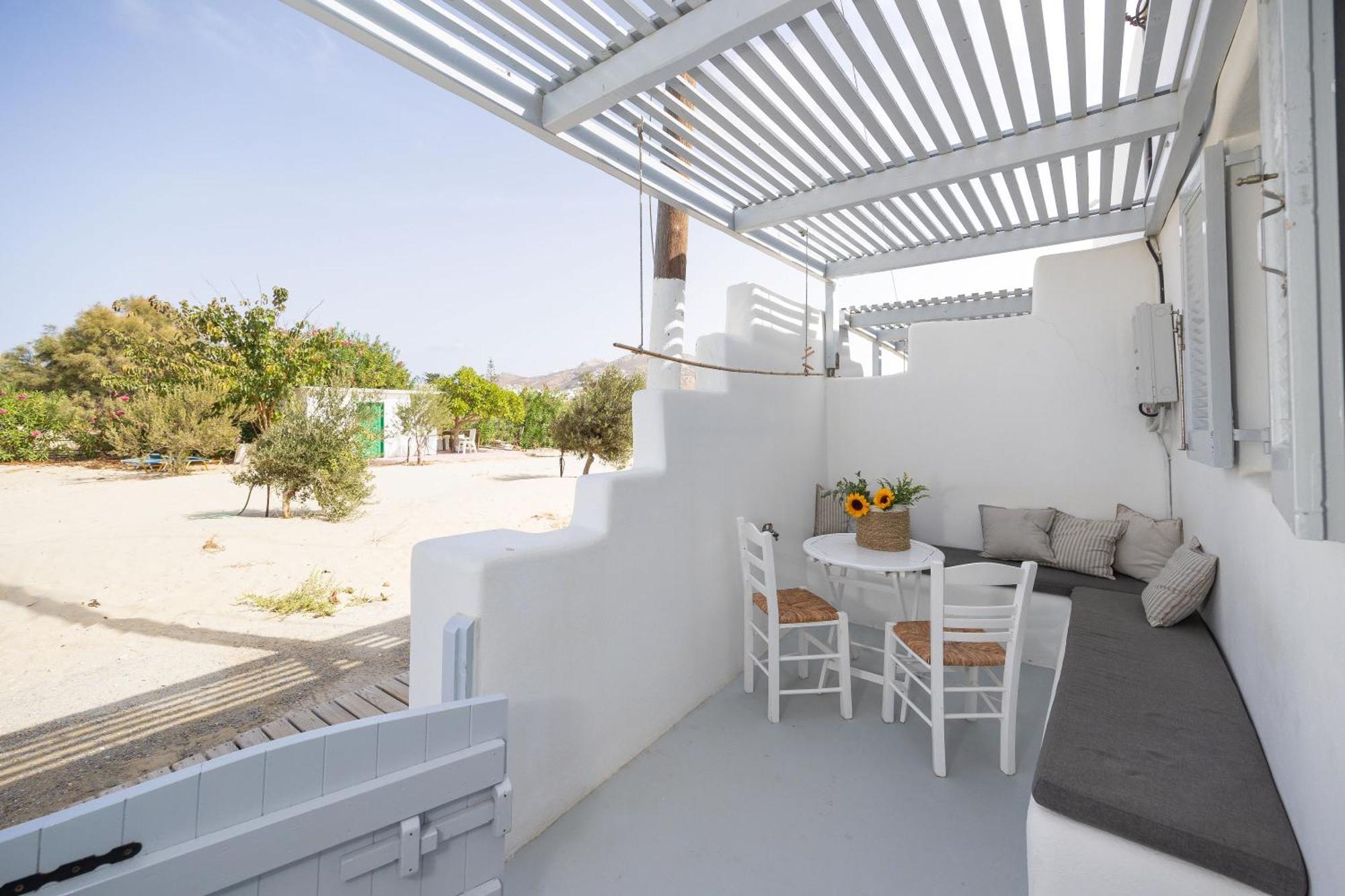 Flisvos Beach Apartments Naxos City Ngoại thất bức ảnh